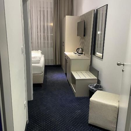 Gastpark Hotel Манчинг Екстериор снимка