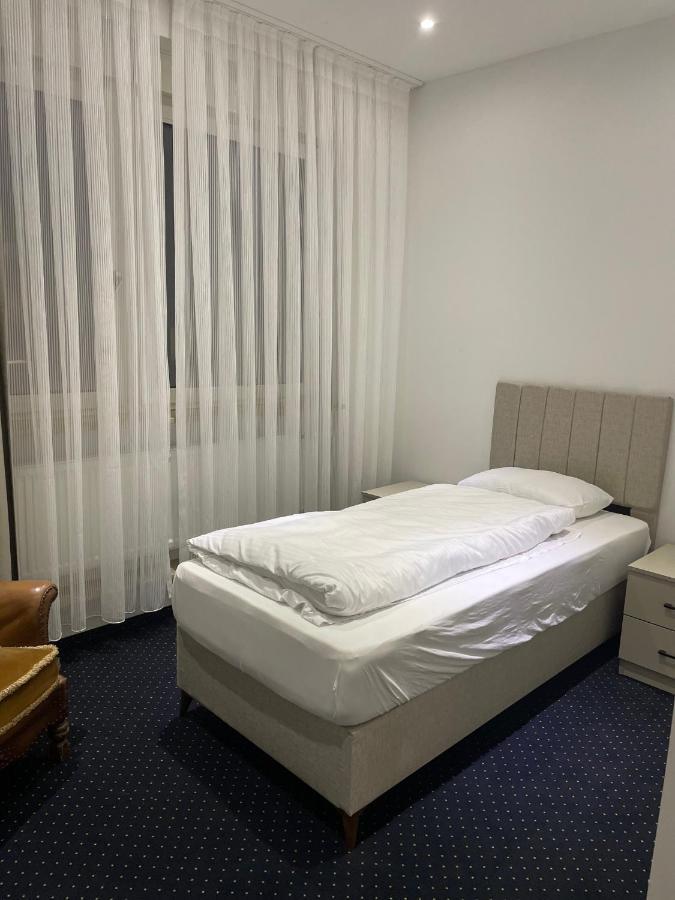 Gastpark Hotel Манчинг Екстериор снимка