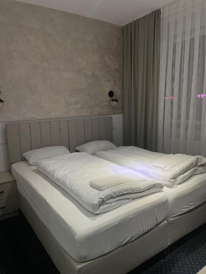 Gastpark Hotel Манчинг Екстериор снимка