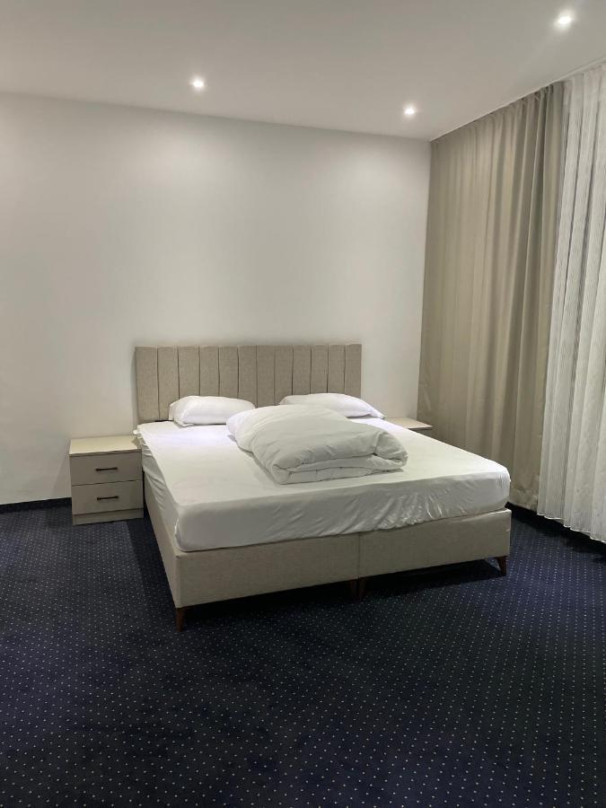 Gastpark Hotel Манчинг Екстериор снимка