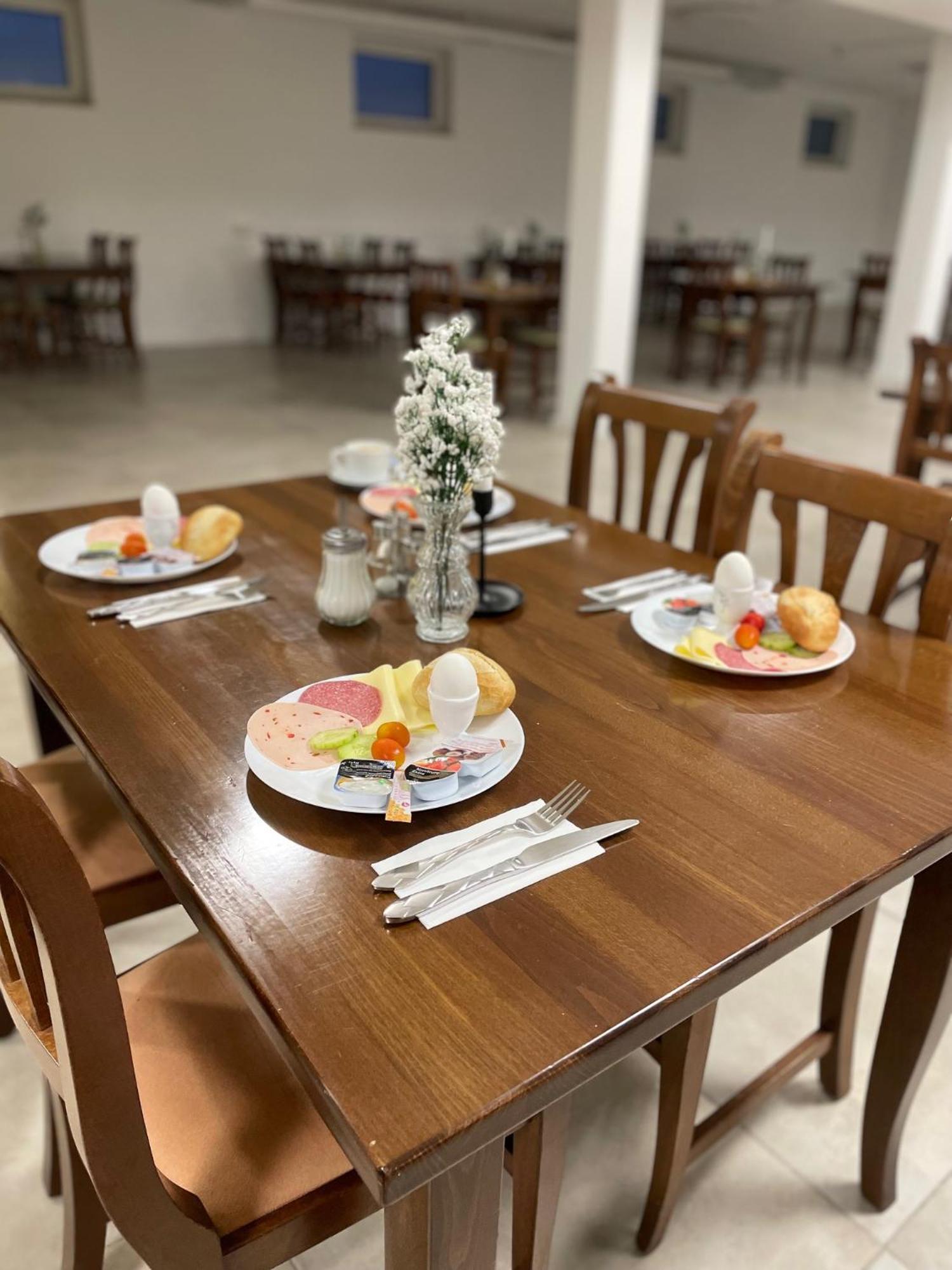 Gastpark Hotel Манчинг Екстериор снимка