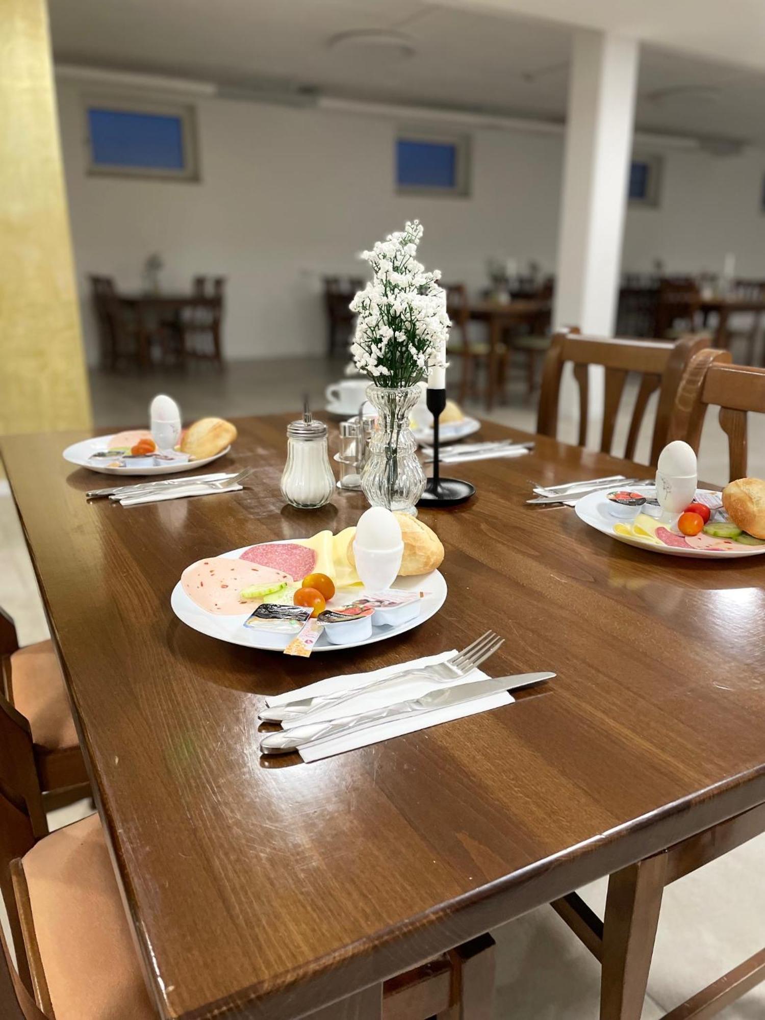 Gastpark Hotel Манчинг Екстериор снимка