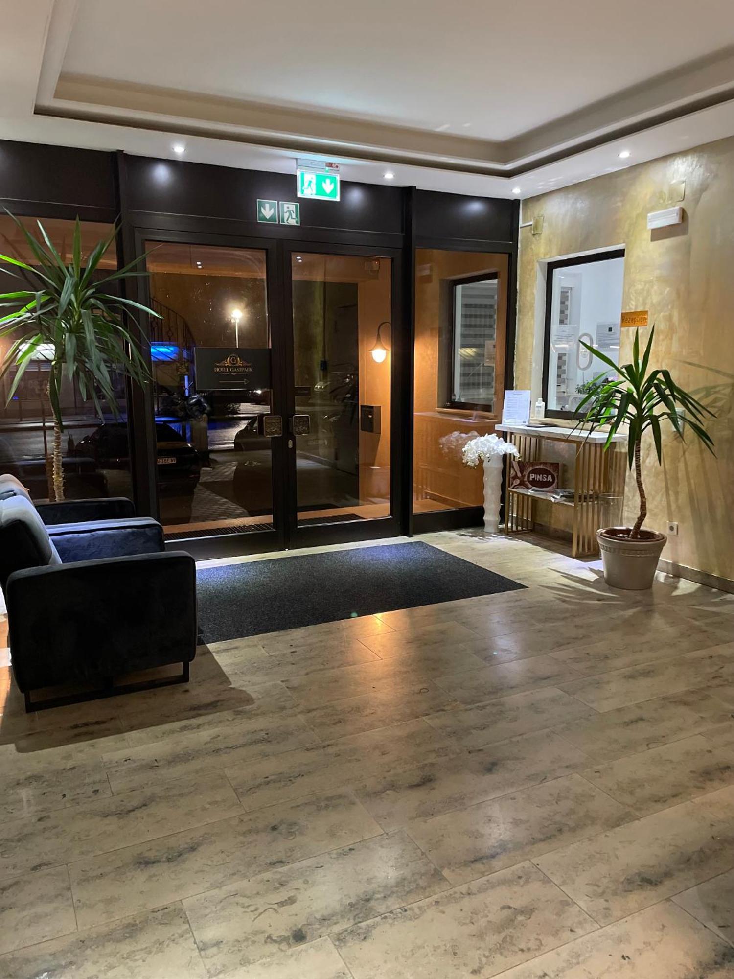 Gastpark Hotel Манчинг Екстериор снимка