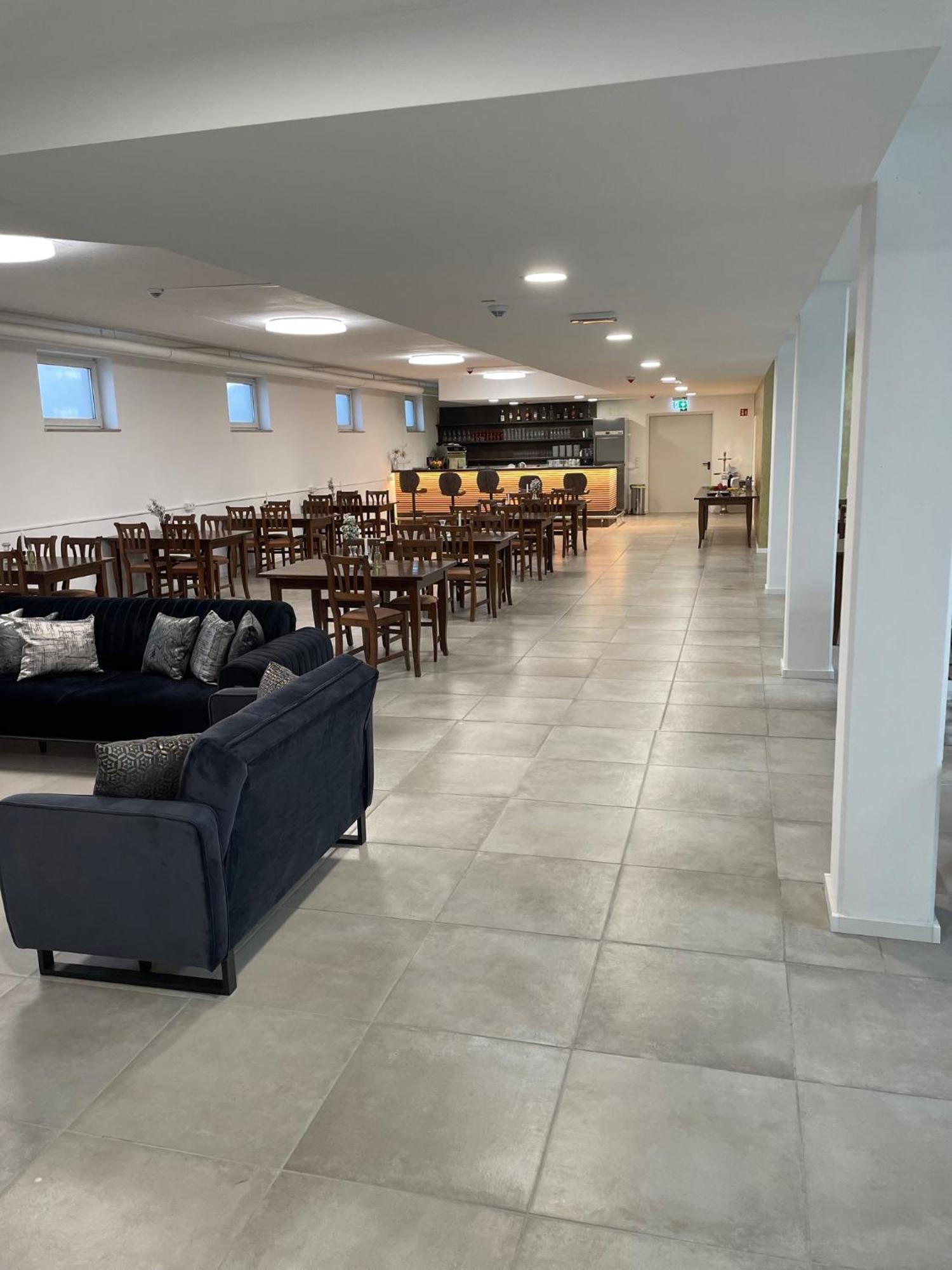 Gastpark Hotel Манчинг Екстериор снимка