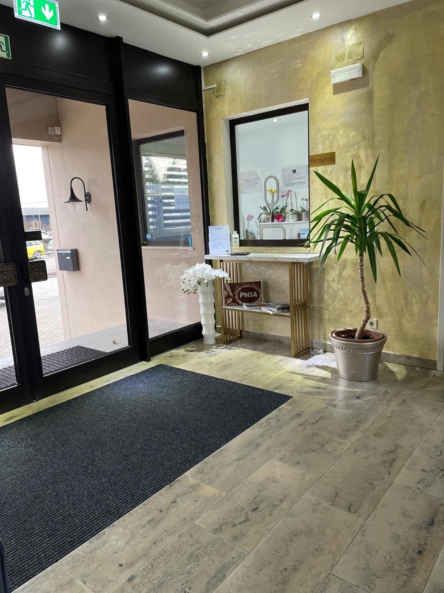 Gastpark Hotel Манчинг Екстериор снимка