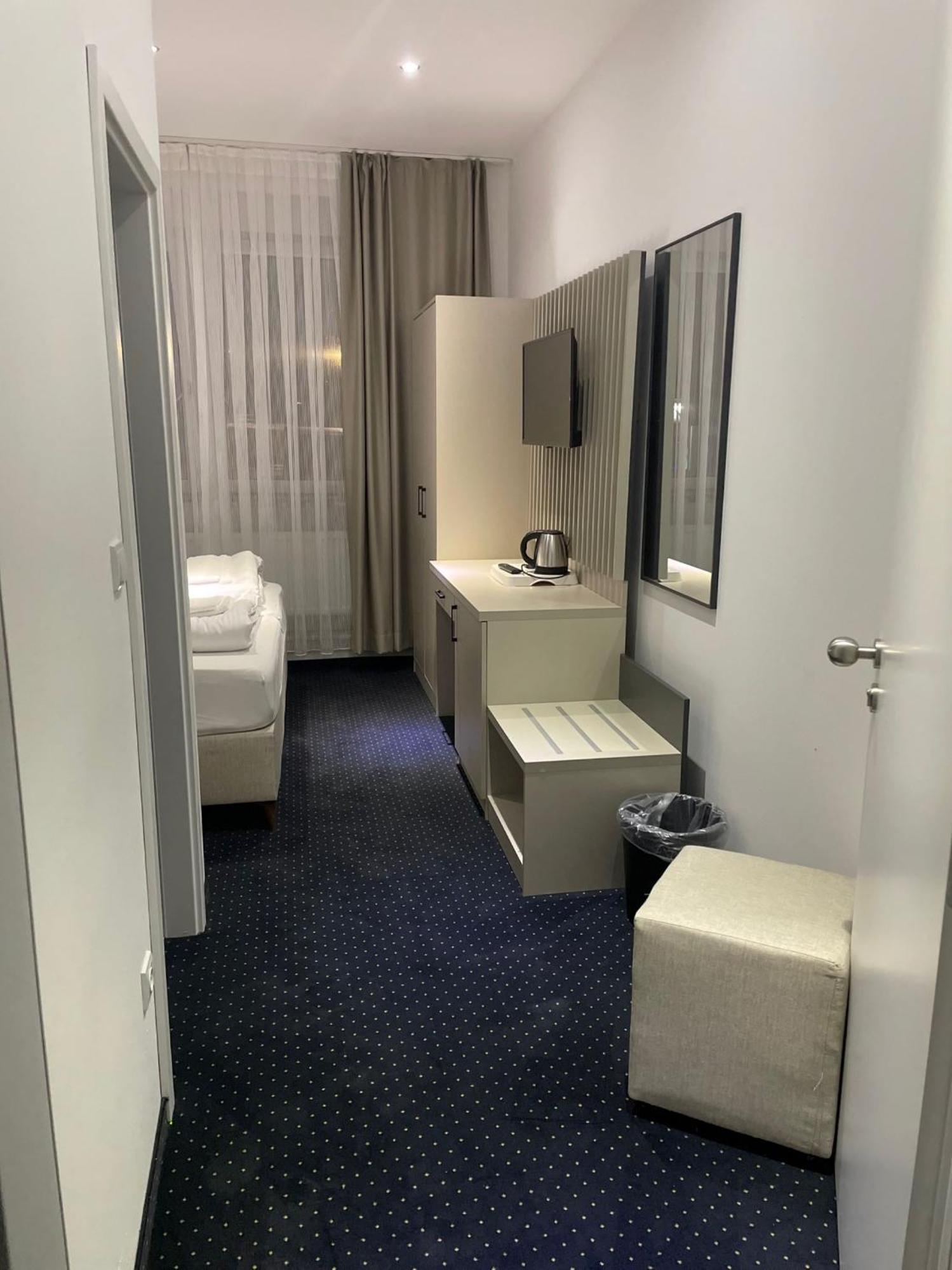 Gastpark Hotel Манчинг Екстериор снимка